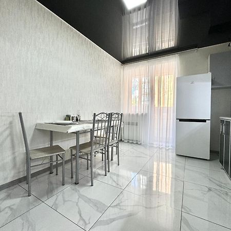 Apartpoltava 2 Окремі Кімнати, Новобудова, Два Великих Ліжка Центр, Корпусний Сад Poltava Exterior foto