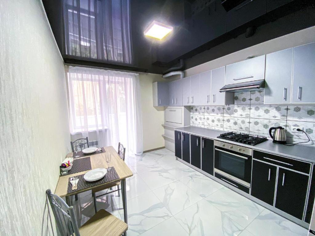 Apartpoltava 2 Окремі Кімнати, Новобудова, Два Великих Ліжка Центр, Корпусний Сад Poltava Exterior foto